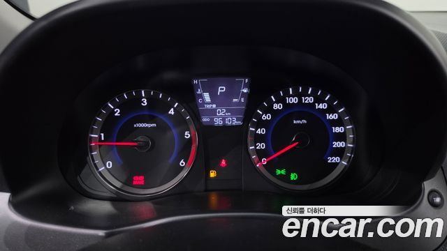Hyundai Accent 2012 — photo 11
