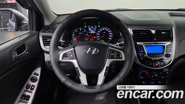 Hyundai Accent 2012 — photo 19