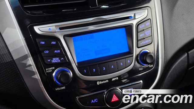 Hyundai Accent 2012 — photo 22