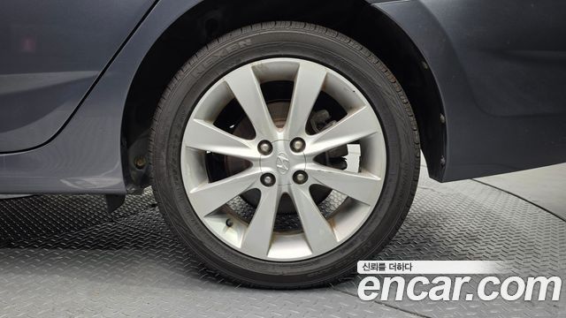 Hyundai Accent 2012 — photo 7