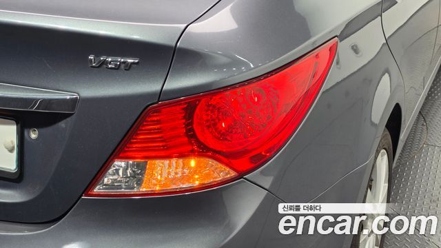 Hyundai Accent 2012 — photo 9