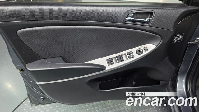 Hyundai Accent 2012 — photo 14