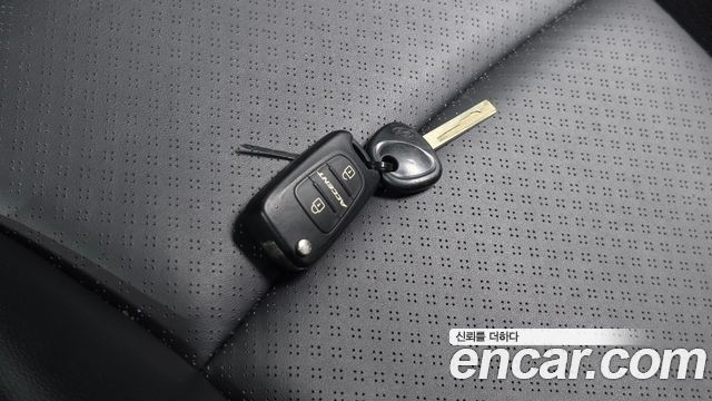 Hyundai Accent 2012 — photo 32
