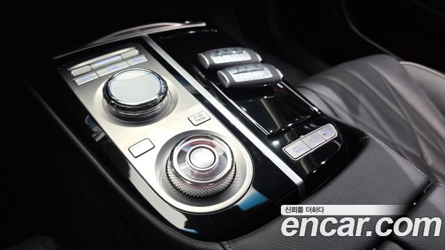 Genesis G80 2023 — photo 12