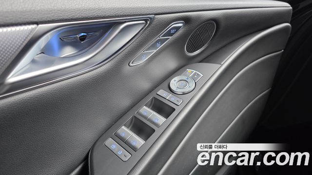 Genesis G80 2023 — photo 24