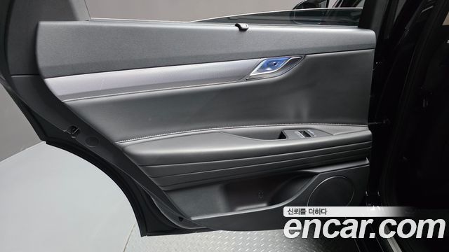 Genesis G80 2023 — photo 15