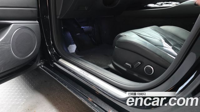 Genesis G80 2023 — photo 29