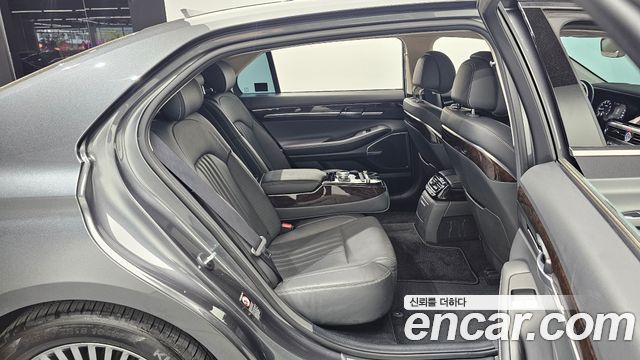 Genesis G90 2019 — photo 11