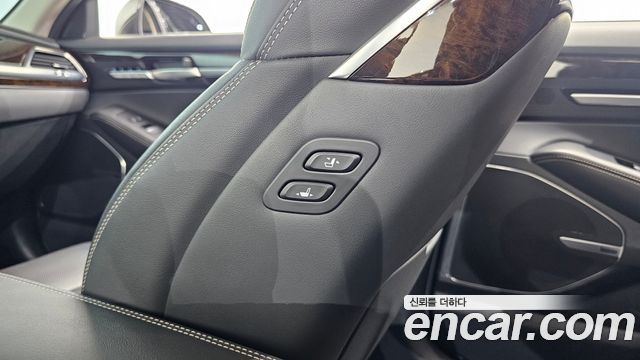 Genesis G90 2019 — photo 18