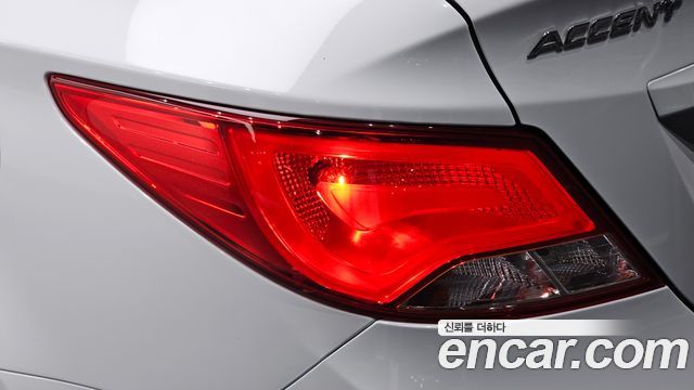 Hyundai Accent 2019 — photo 9