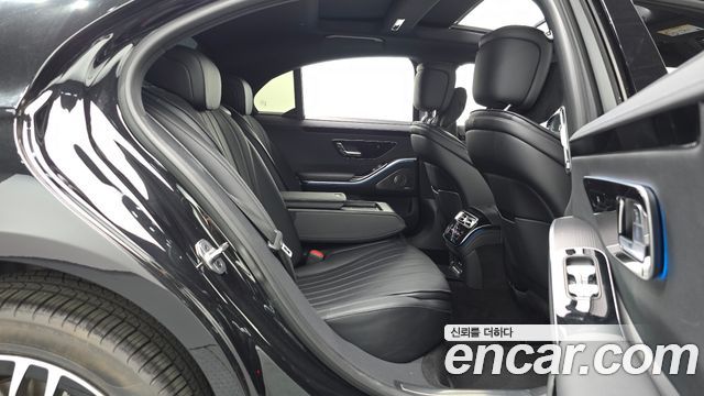 Mercedes-Benz S-Class 2025 — photo 18