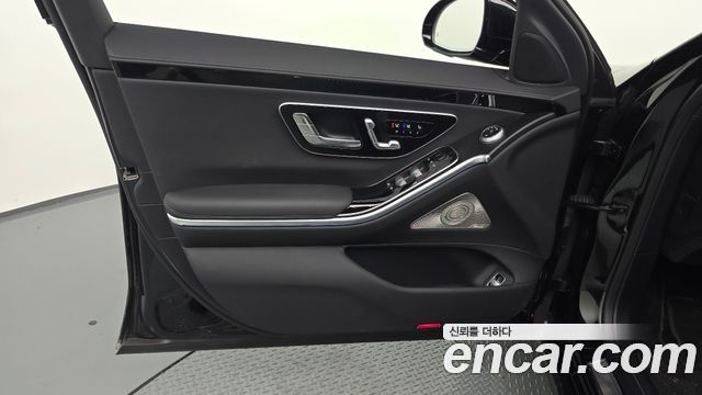 Mercedes-Benz S-Class 2025 — photo 14