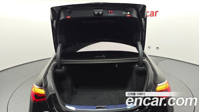 Mercedes-Benz S-Class 2025 — photo 27