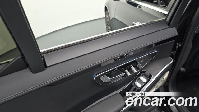 Mercedes-Benz S-Class 2025 — photo 30