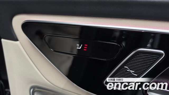 Mercedes-Benz GLC-Class 2025 — photo 18