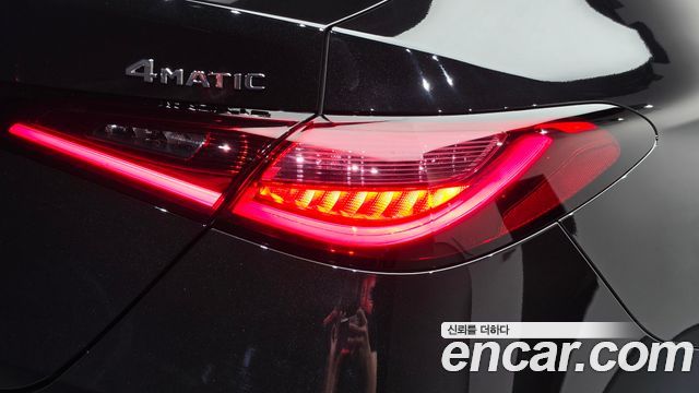 Mercedes-Benz GLC-Class 2025 — photo 9