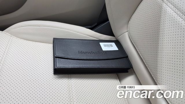 Mercedes-Benz GLC-Class 2025 — photo 36