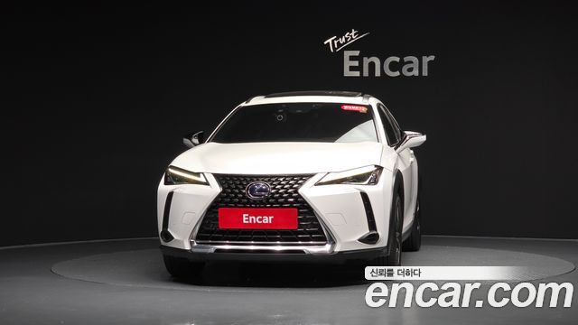 Lexus UX 2020 — photo 3