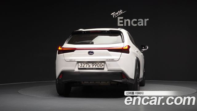 Lexus UX 2020 — photo 4