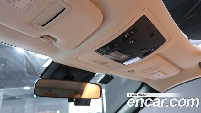 Lexus UX 2020 — photo 25