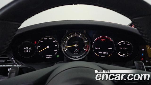 Porsche 911 2022 — photo 11