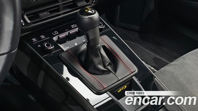 Porsche 911 2022 — photo 12