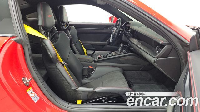 Porsche 911 2022 — photo 17