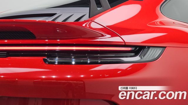 Porsche 911 2022 — photo 9