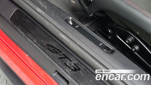 Porsche 911 2022 — photo 29