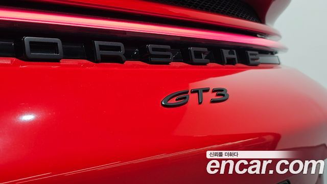 Porsche 911 2022 — photo 35