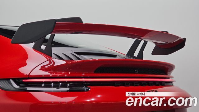 Porsche 911 2022 — photo 36