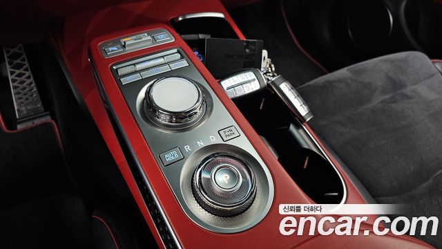 Genesis GV70 2022 — photo 12