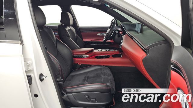 Genesis GV70 2022 — photo 17