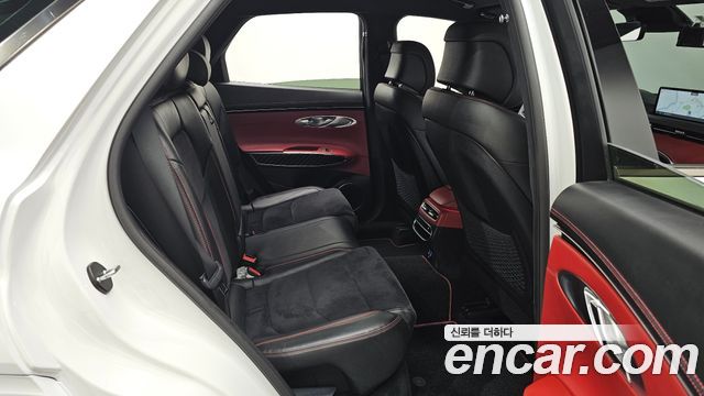 Genesis GV70 2022 — photo 18