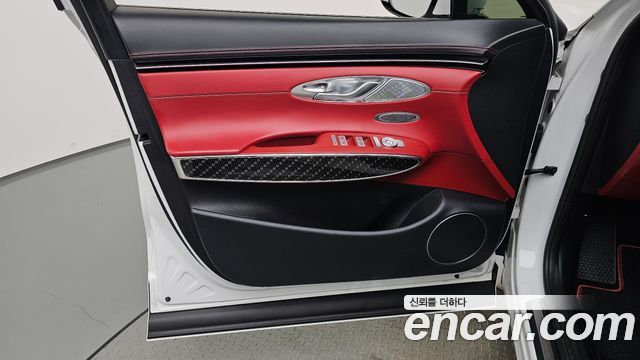 Genesis GV70 2022 — photo 14