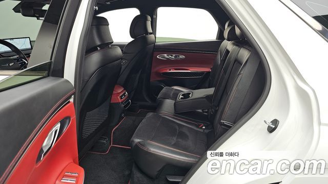 Genesis GV70 2022 — photo 16