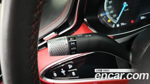 Genesis GV70 2022 — photo 30