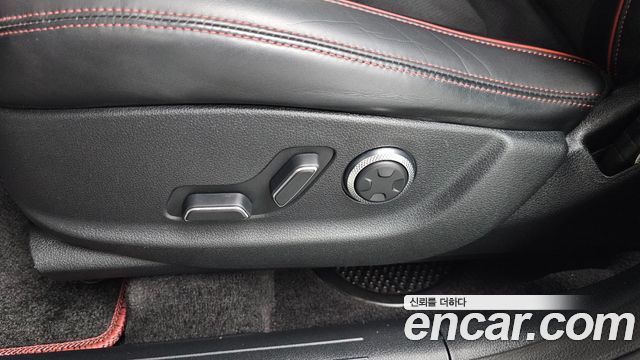 Genesis GV70 2022 — photo 32