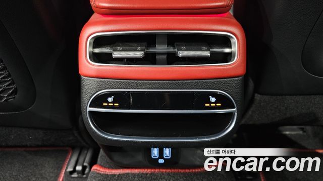 Genesis GV70 2022 — photo 33
