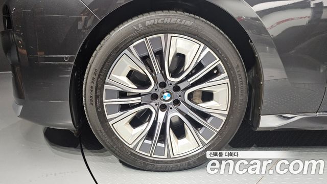 BMW 7-Series 2023 — photo 5