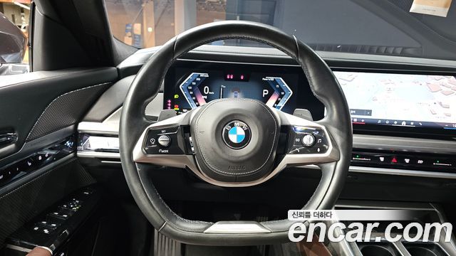 BMW 7-Series 2023 — photo 18