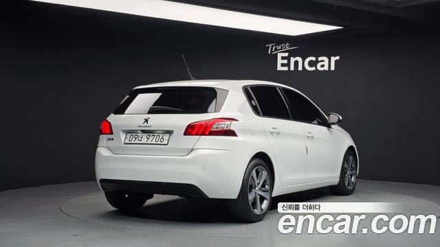 Peugeot 308 2017 — photo 2