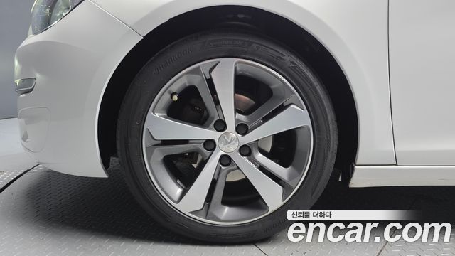 Peugeot 308 2017 — photo 5