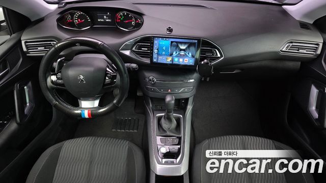 Peugeot 308 2017 — photo 7