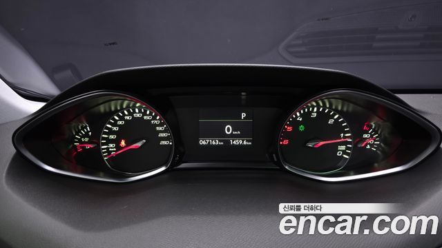 Peugeot 308 2017 — photo 8