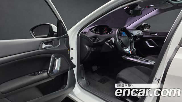 Peugeot 308 2017 — photo 10