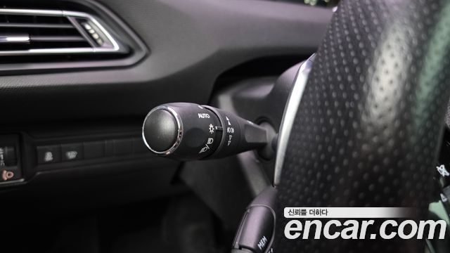 Peugeot 308 2017 — photo 17