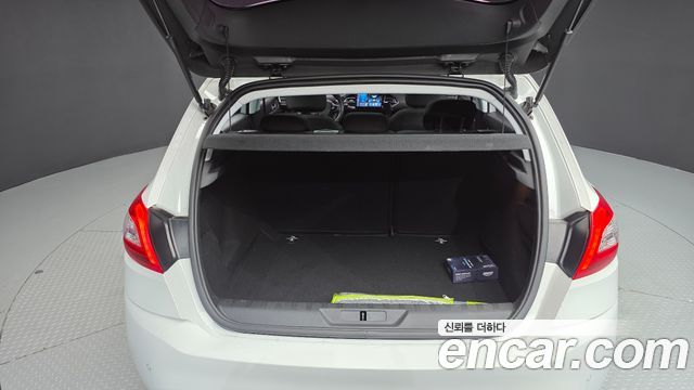 Peugeot 308 2017 — photo 20