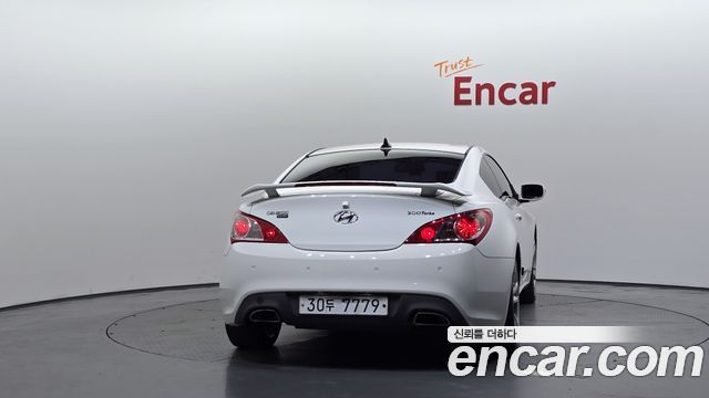 Hyundai Genesis 2011 — photo 4