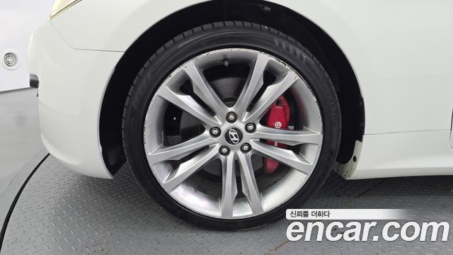Hyundai Genesis 2011 — photo 5